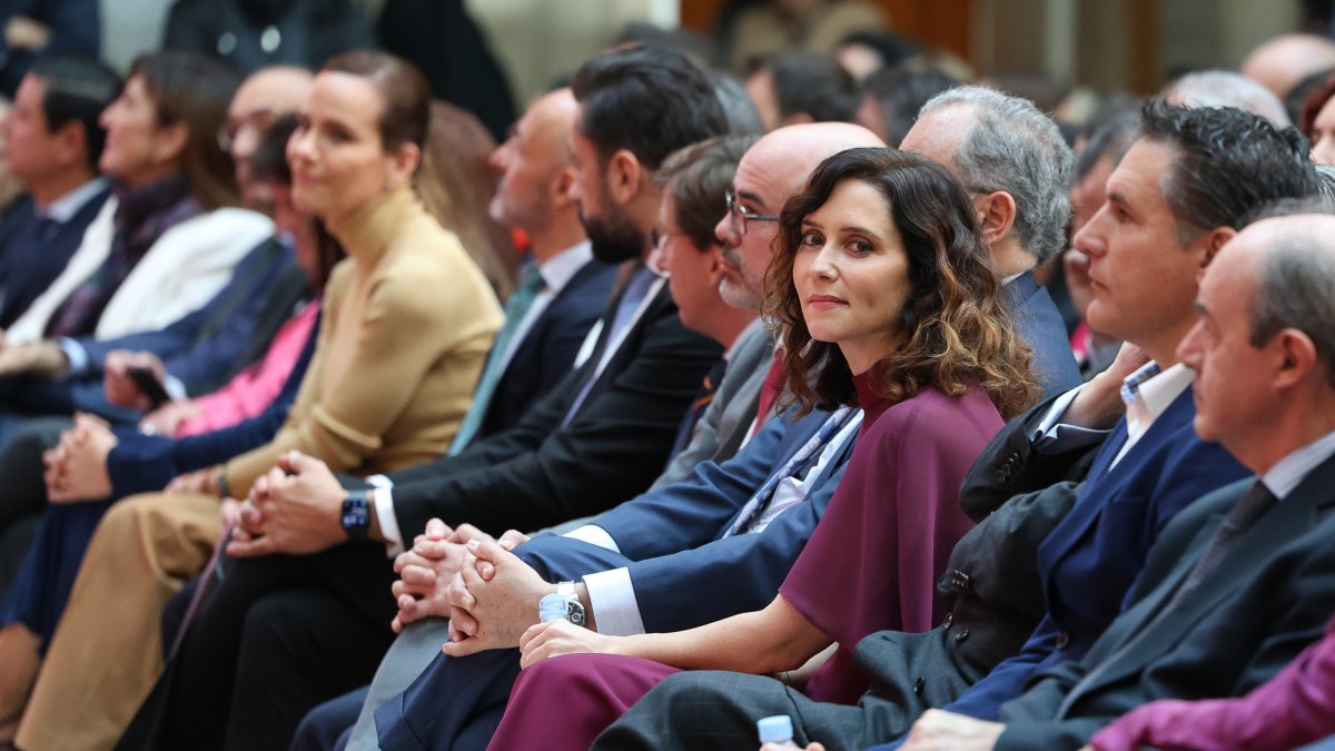 La presidenta de la Comunidad de Madrid, Isabel Díaz Ayuso, durante el acto conmemorativo de celebración del 46º aniversario de la Constitución Española.