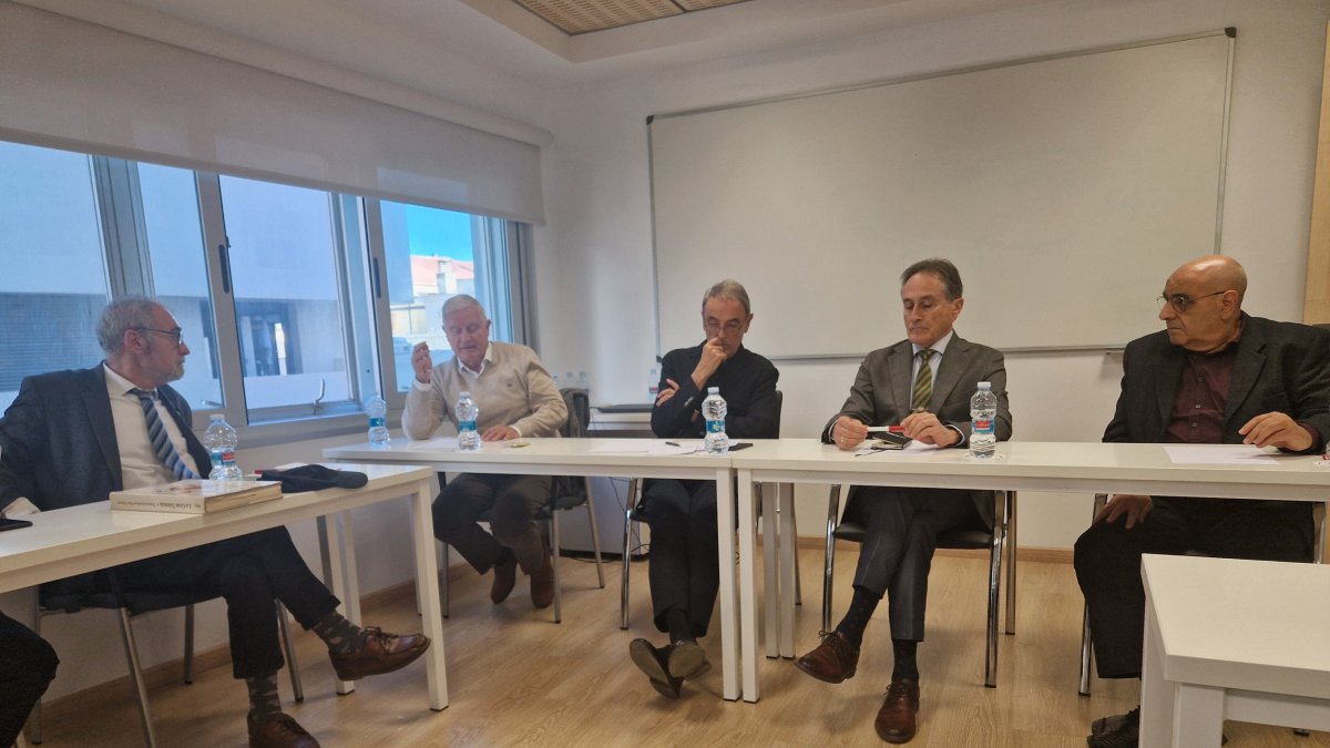 Julio Gómez Perretta, Magín Ruiz de Albornoz, Federico Bonet, Juan Ors y José María Lozano.