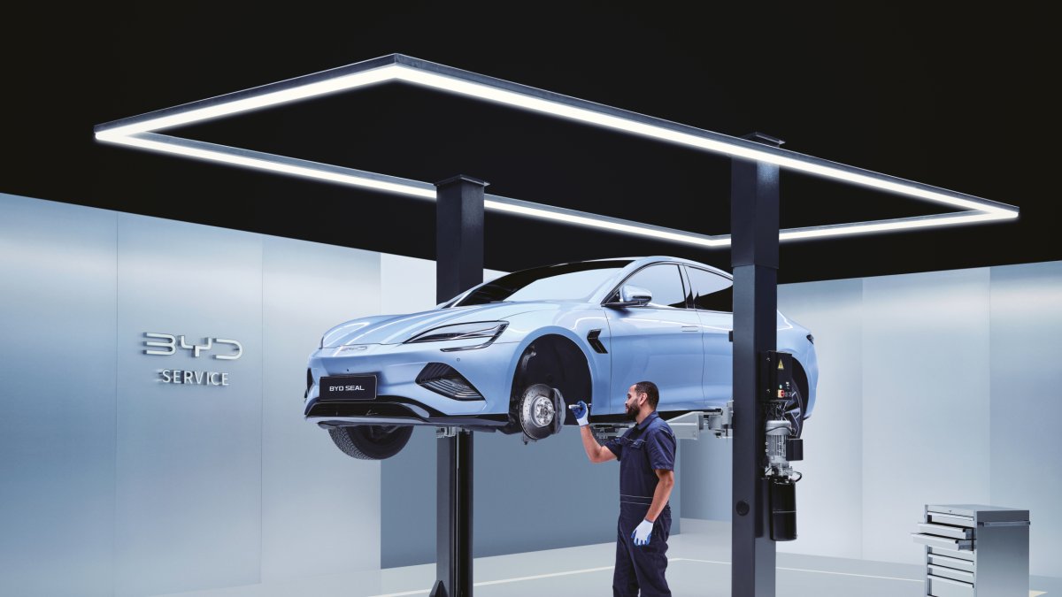 Archivo - Las ventas de vehículos eléctricos superarán en 2025 a las de los de combustión en China, según el diario 'Financial Times'.