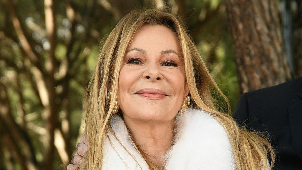 Ana Obregón recuerda a su hijo en el Partido Benéfico 'Artistas vs Famosos'