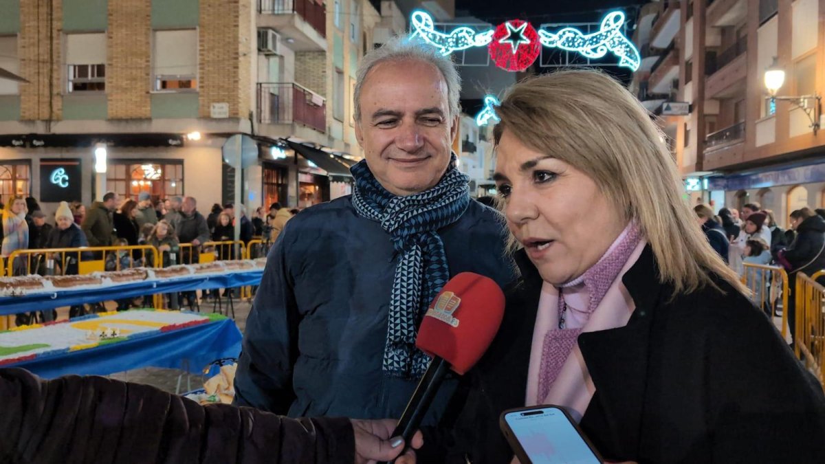 El alcalde de Utiel Ricardo Gabaldón con la vicepresidenta Susana Camarero