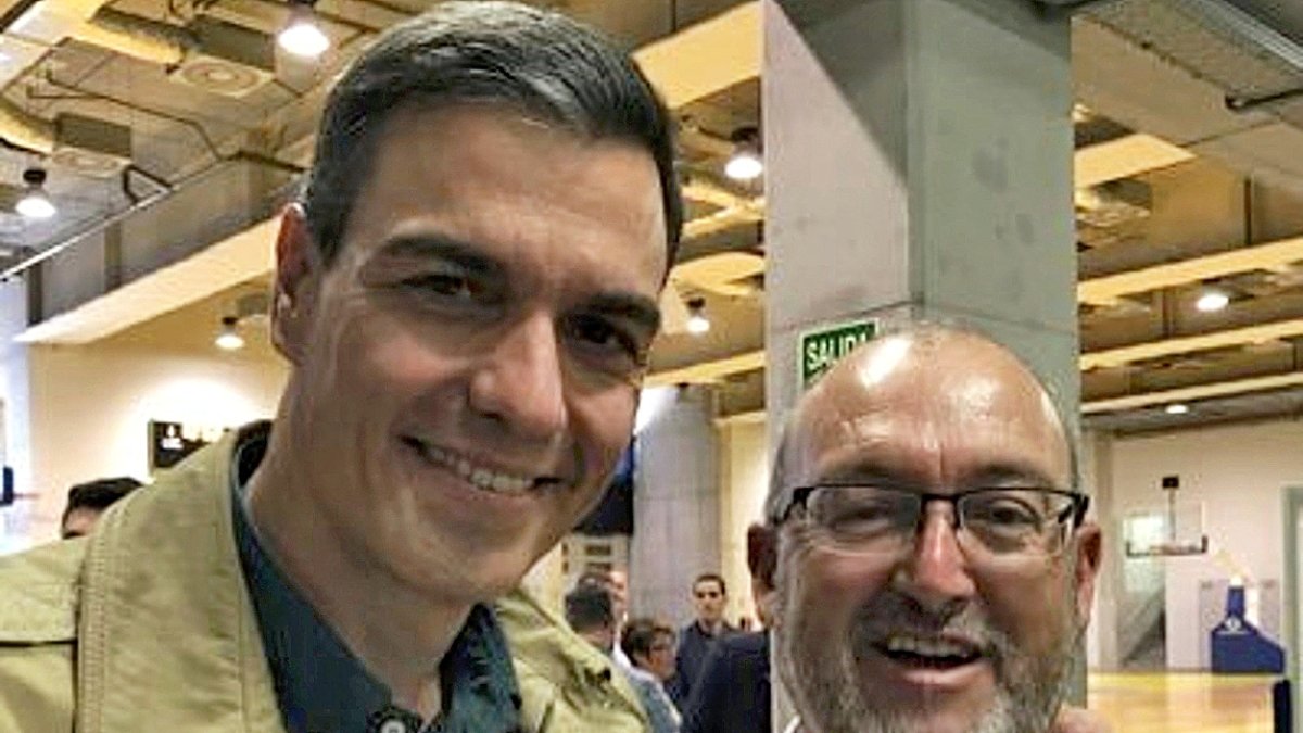 Pedro Sánchez con Tito Berni