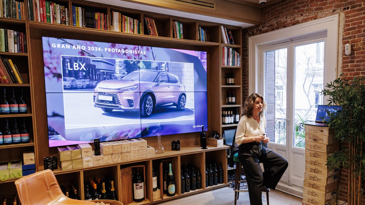 La Directora de Lexus España, Mar Pieltain, interviene durante el encuentro con medios de comunicación para hablar y mostrar los resultados y estimaciones de venta de 2024 y 2025, a 10 de enero de 2025, en Madrid (España).