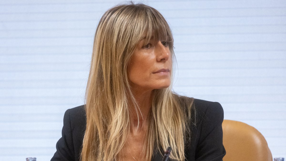 Nuevo golpe judicial a Begoña Gómez: orden directa a Moncloa para investigar todas las comunicaciones oficiales de la esposa de Sánchez
