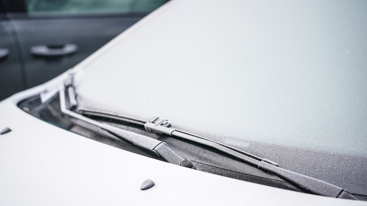 Helada en el parabrisas de un coche