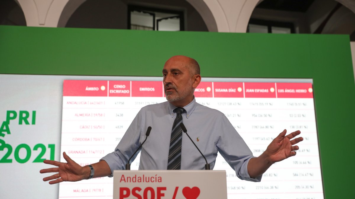 Luis Ángel Hierro durante las primarias del PSOE-A en 2021.