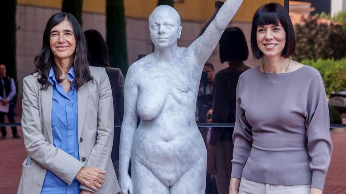 La directora del CNIO, María Blasco, y la ministra de Ciencia, Diana Morant