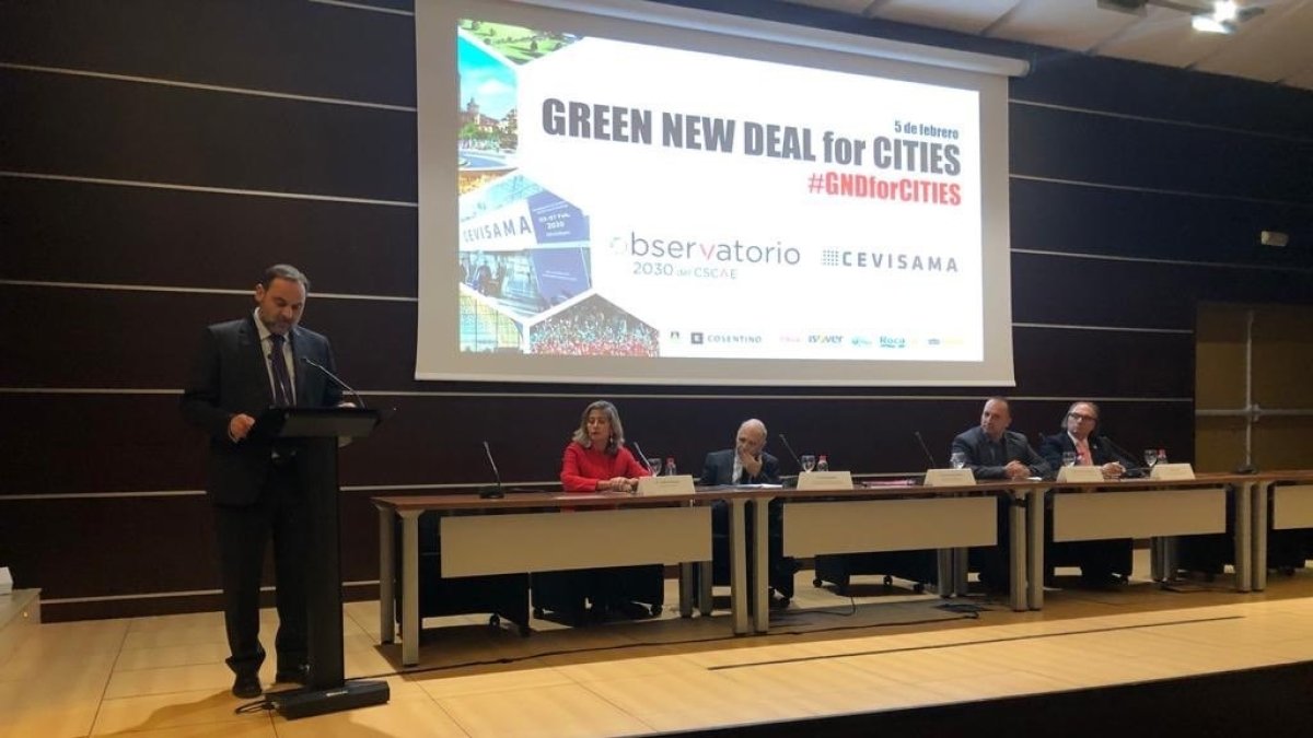El entonces minisgtro José Luis Ábalos anuncia en Feria Valencia que se iban a licitar las obras de urbanización de 'Cuartel de Ingenieros' en el primer semestre de 2020. Todo sigue igual
JOSÉ LUIS ÁBALOS (@ABALOSMECO)
05/2/2020