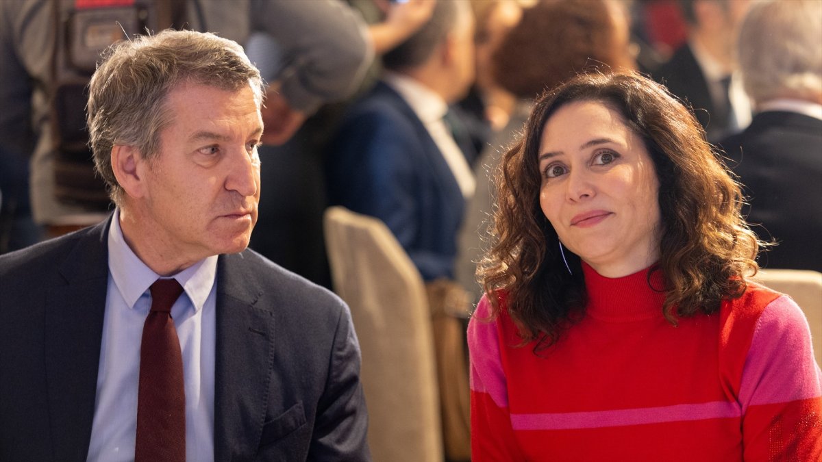(Foto de ARCHIVO)
El presidente del PP, Alberto Núñez Feijóo y la presidenta de la Comunidad de Madrid, Isabel Díaz Ayuso. Eduardo Parra / Europa Press 