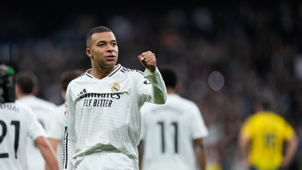 Kylian Mbappé celebra un gol.