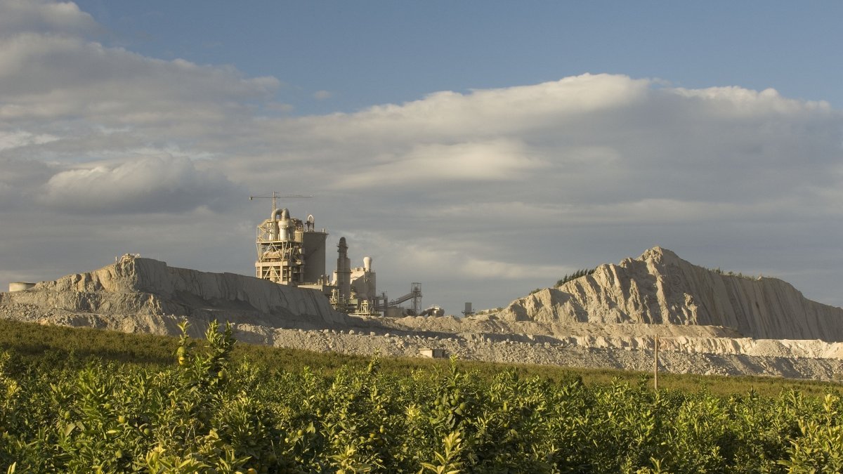 (Foto de ARCHIVO)
Fábrica de Cemex en Alicante
CEMEX
24/2/2023
