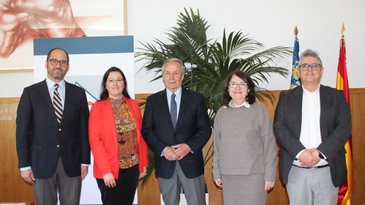 Visita institucional de la Universidad Nacional Andrés Bello de Chile a la UA