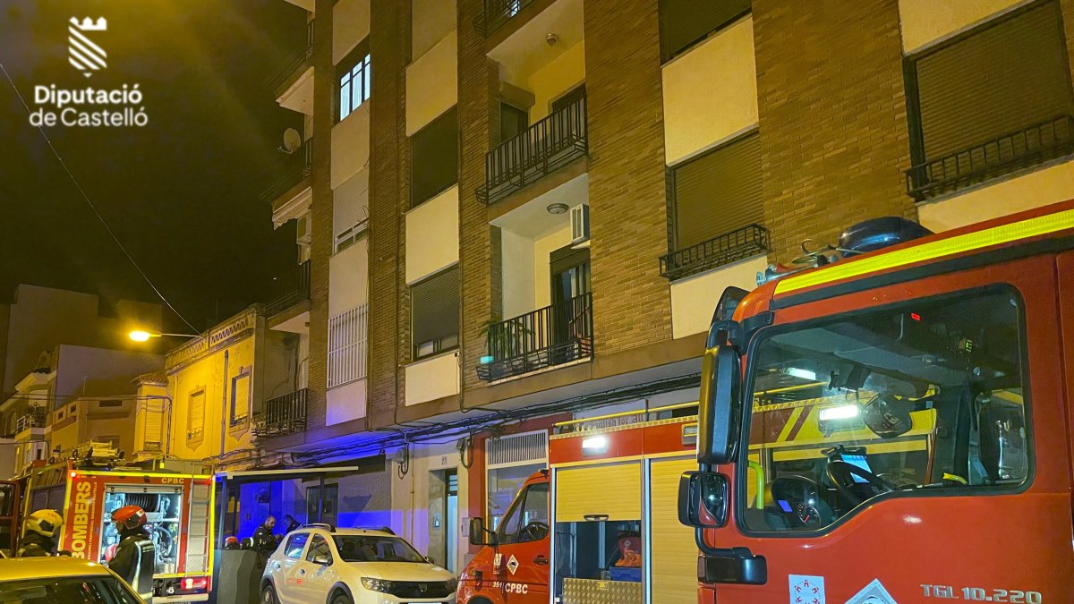 Bomberos intervienen en incendio de vivienda en Onda