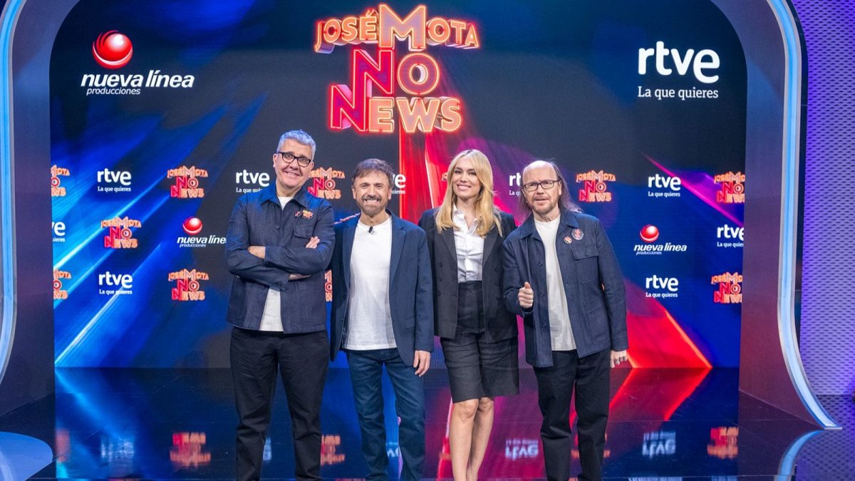 José Mota junto al resto de protagonistas de 