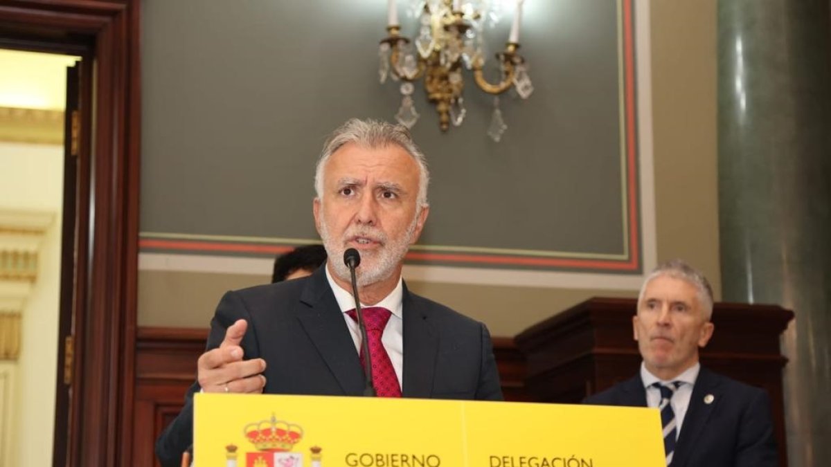 Archivo - El ministro de Política Territorial y Memoria Democrática, Ángel Víctor Torres.