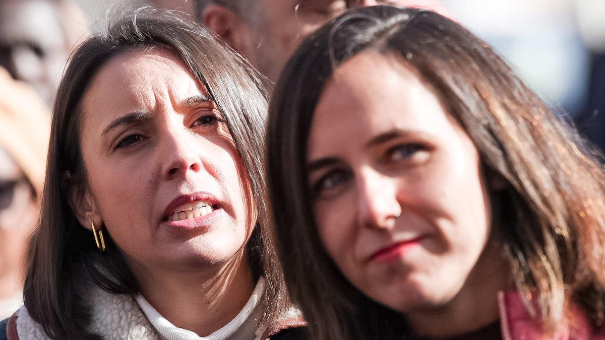 La secretaria política de Podemos, Irene Montero, y la secretaria general de Podemos, Ione Belarra.
