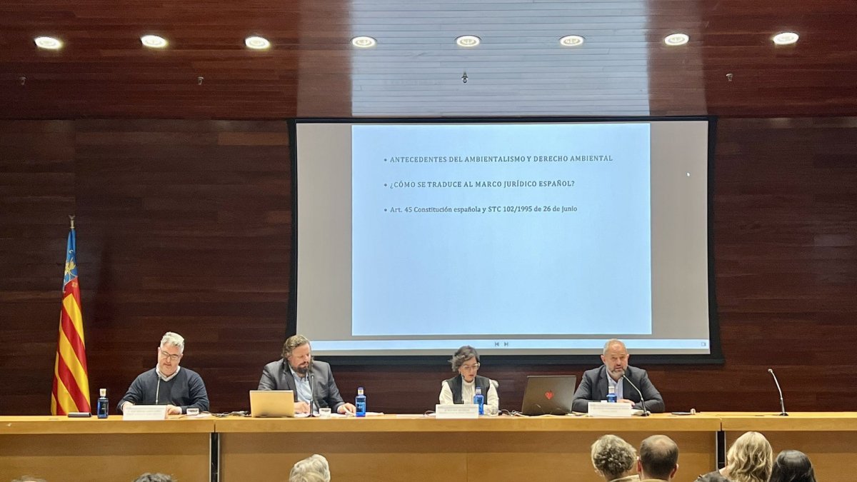 Juristas en una jornada en el ICAV