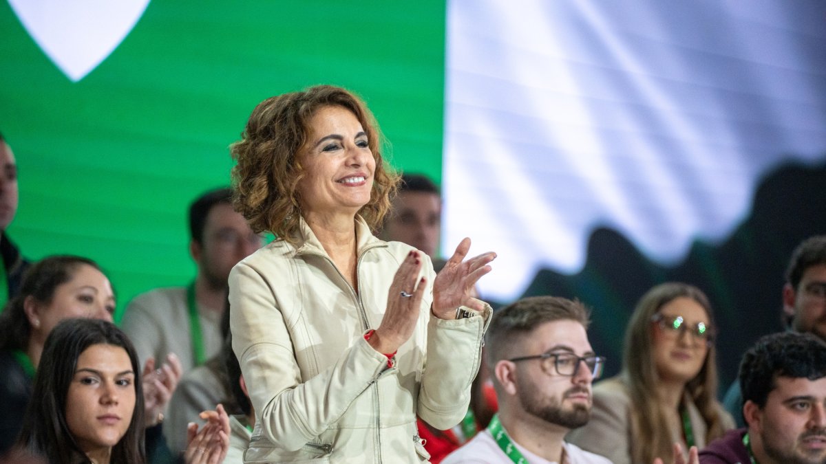 La secretaria general del PSOE-A, María Jesús Montero, interviene en la inauguración del XV Congreso del PSOE de Andalucía. A 22 de febrero de 2025 en Granada, Andalucía (España).