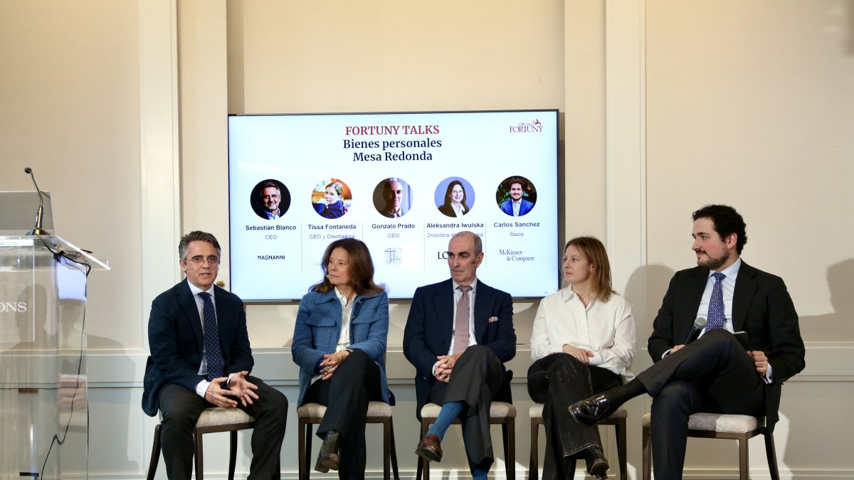 De izda. a derecha, Sebastián Blanco CEO de Magnanni, Tissa Fontaneda, Gonzalo Prado, CEO de T.ba, Aleksandra Iwulska, directora de Estrategia de Loewe y Carlos Sánchez Partner de Mckinsey.