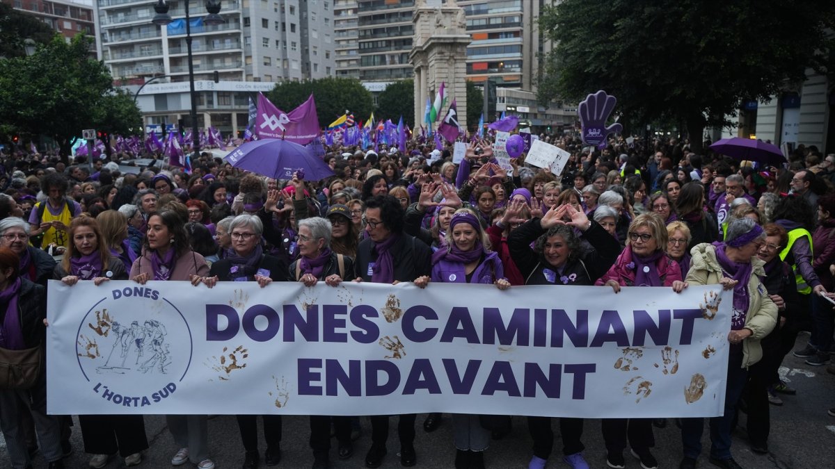 Manifestación de la Coordinadora Feminista de València por el 8M
JORGE GIL / EUROPA PRESS
08/3/2025
