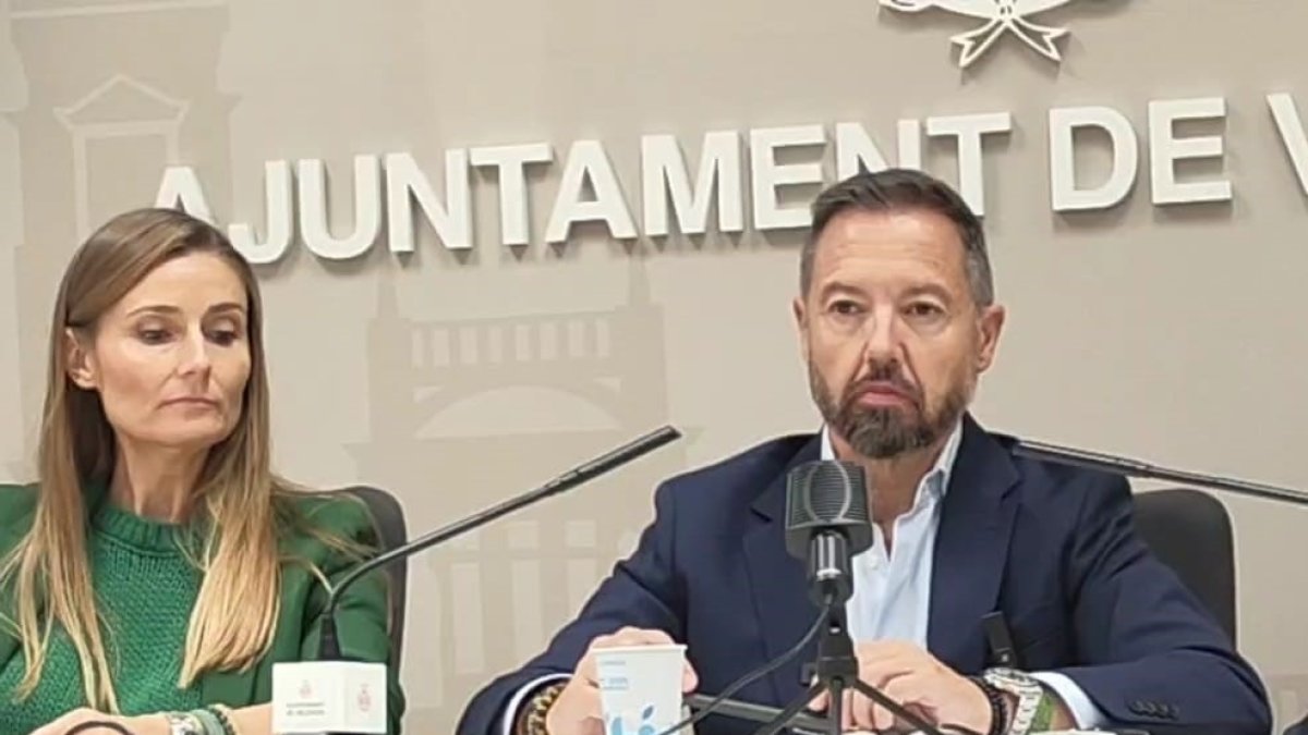 La exconcejala de Vox, Cecilia Herrero, y el exportavoz de Vox en el Ayuntamiento y teniente de alcalde Juanma Badenas