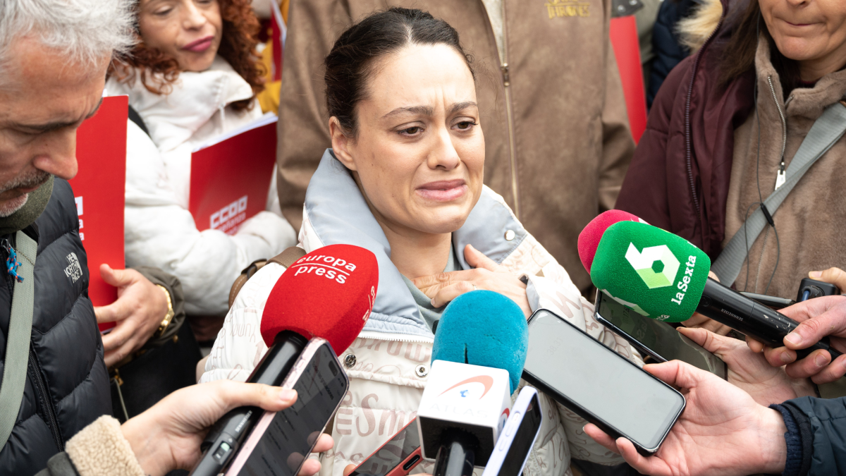 Manifestación por la educadora social asesinada en un piso tutelado por tres menores, en Badajoz.