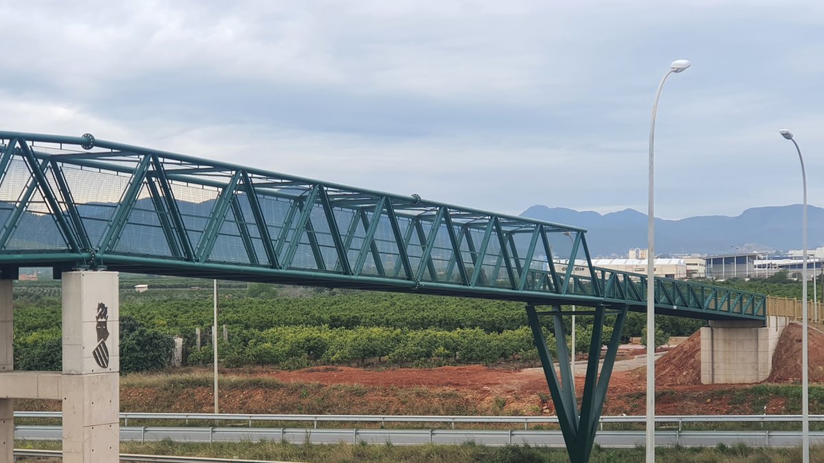 La Generalitat pone en funcionamiento la nueva pasarela e itinerario ciclopeatonal de Onda 
