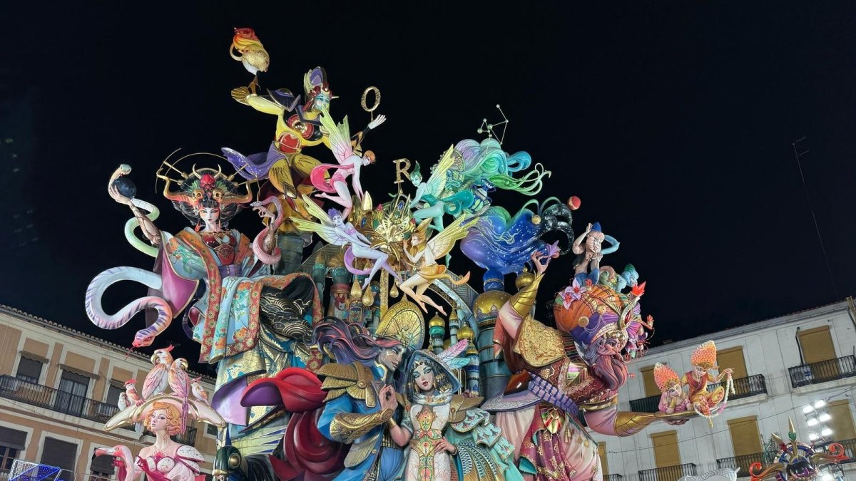 La comisión de Convento Jerusalén-Matemático Marzal se ha alzado con el primer premio de sección Especial de las fallas de este 2025, gracias al monumento obra de David Sánchez Llongo que lleva por lema 'Or'.