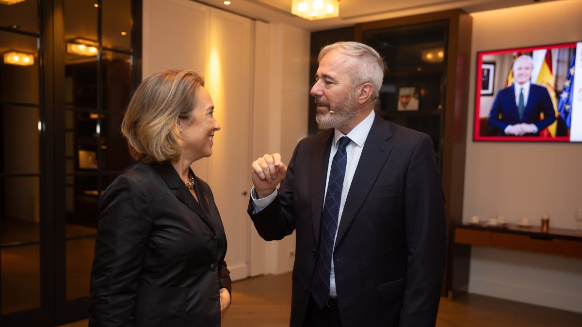 (Foto de ARCHIVO)
La secretaria del PP, Cuca Gamarra y el presidente del Gobierno de Aragón, Jorge Azcón.