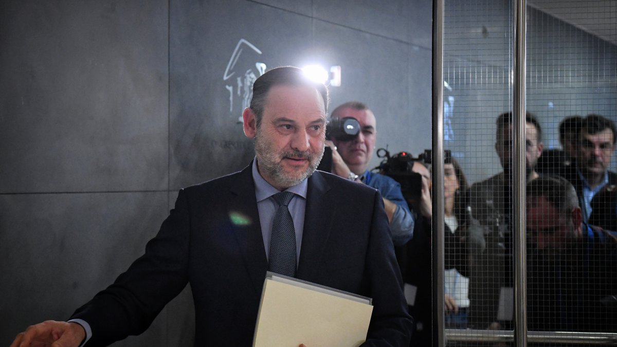 Jéssica, Andrea, Tatiana, Rosa... los pagos secretos de Ábalos con dinero no declarado destapados por la UCO