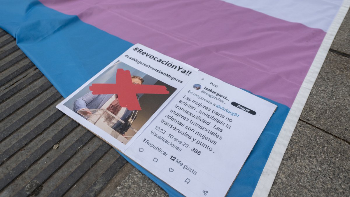 Protestas trans contra Isabel García por sus comentarios discriminatorios