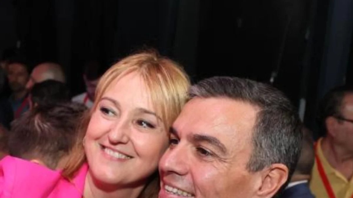 María Consuelo Angulo junto a Pedro Sánchez