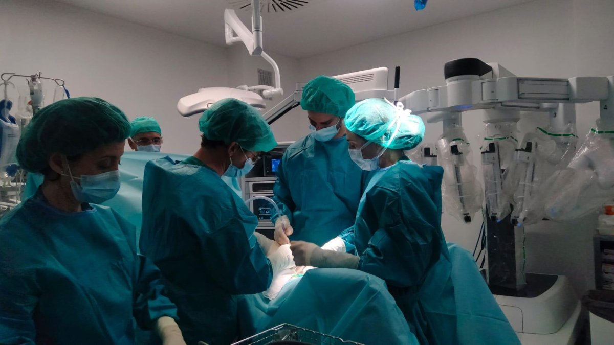 Equipo multidisciplinar del IVO en cirugia cáncer de cérvix