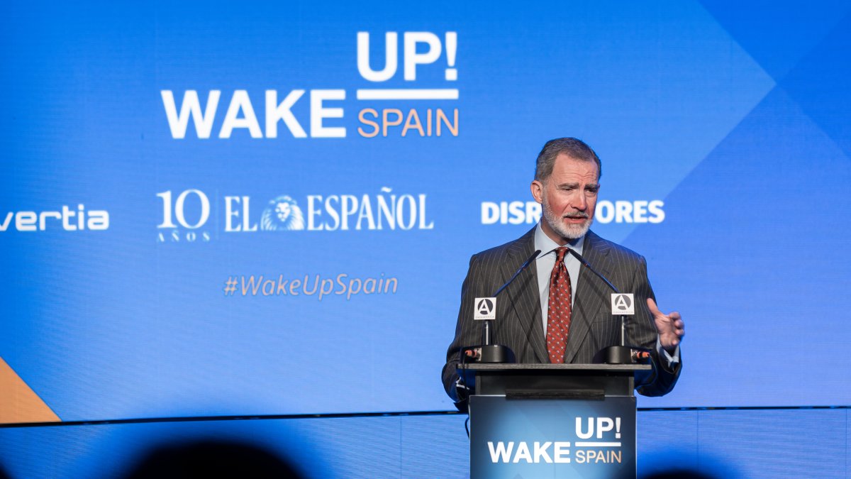 El Rey Felipe VI interviene durante la inauguración de la V edición del foro económico español ‘Wake Up, Spain!’, en Casa de América, a 31 de marzo de 2025, en Madrid (España).