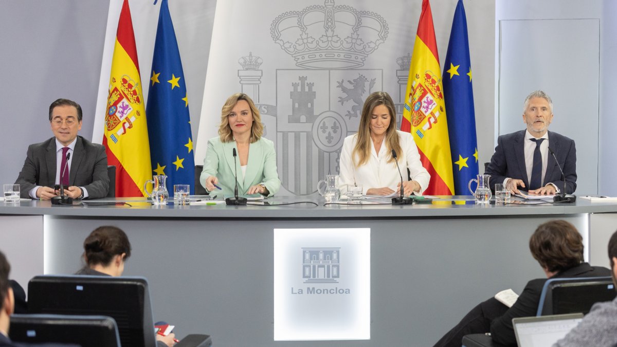 El ministro de Asuntos Exteriores, Unión Europea y Cooperación, José Manuel Albares; la ministra portavoz, Pilar Alegría; la vicepresidenta tercera, Sara Aagesen, y el ministro del Interior, Fernando Grande-Marlaska.
