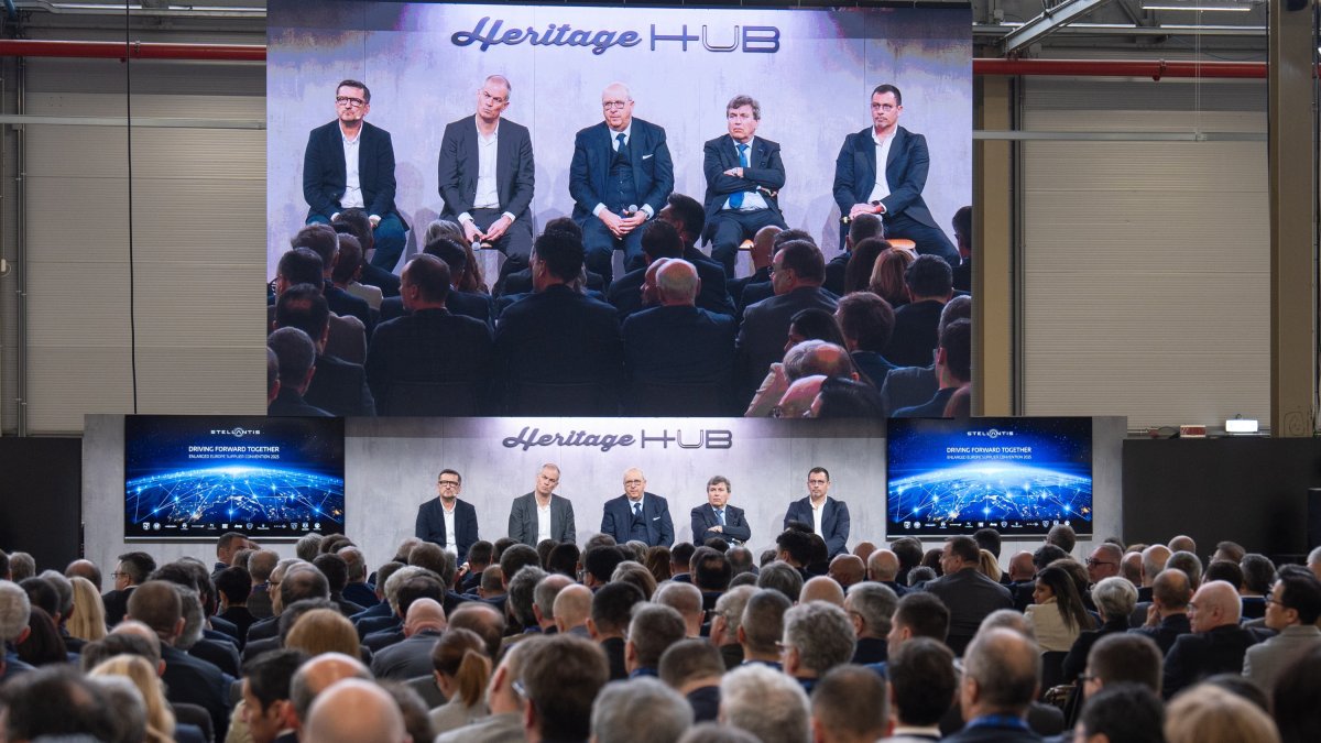 STELLANTIS FORTALECE RELACIONES CON LOS PROVEEDORES EN SU MAYOR CONVENCIÓN EUROPEA EN EL HISTÓRICO HERITAGE HUB DE MIRAFIORI.
