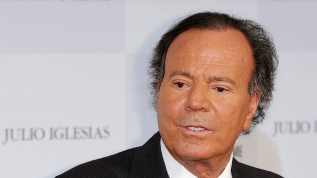 Julio Iglesias revoluciona Galicia: compra una casa y todos quieren vivir en este pueblito