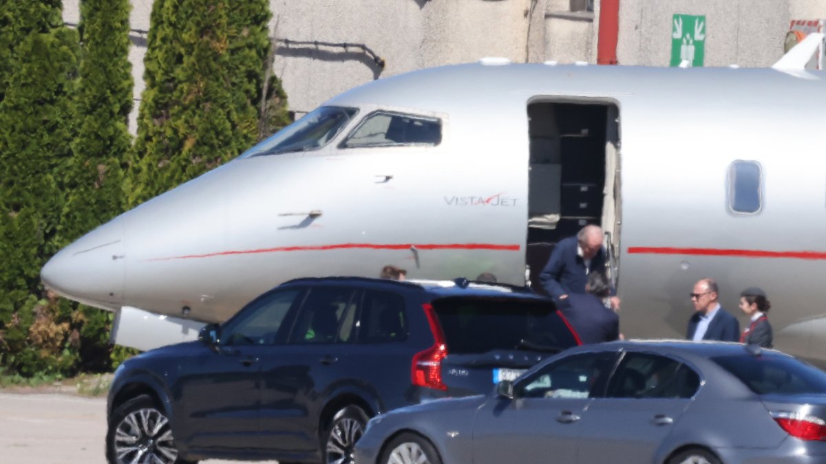 El Rey Juan Carlos, aterrizando en Vigo en abril del pasado año.
