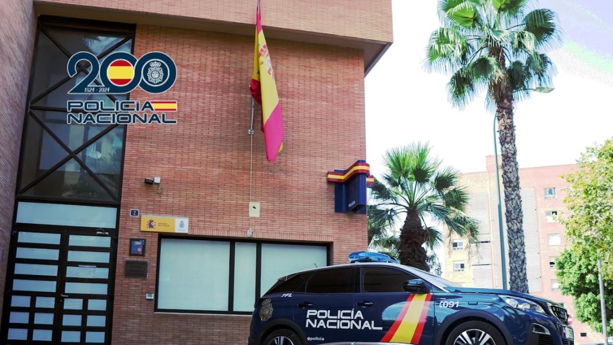 Desmantelado un punto de venta de drogas en Alicante con dos detenidos