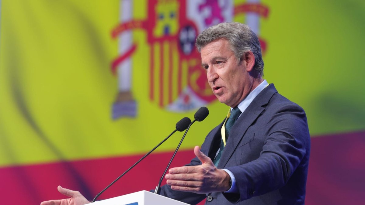 El líder del PP, Alberto Núñez Feijóo, durante su intervención en el XXVIII Congreso del PPE que se celebra en Valencia.