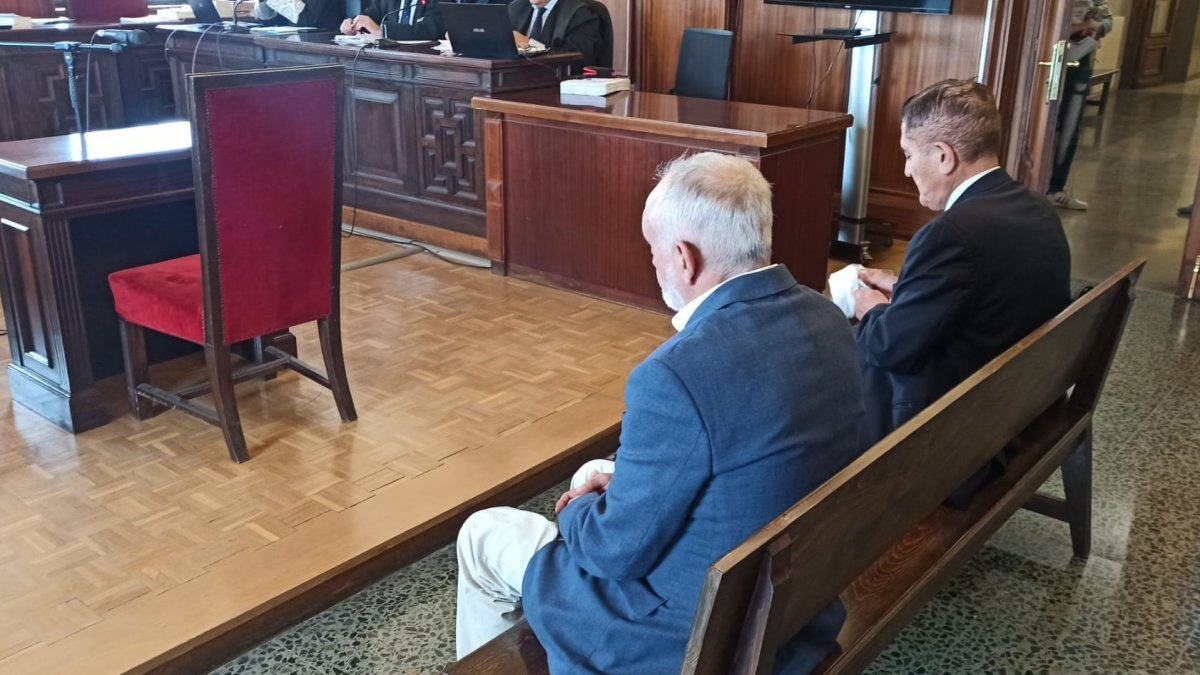 (Foto de ARCHIVO)
Imagen del comienzo del juicio al exdirector de la Faffe Fernando Villén y al exacalde de Lebrija
EUROPA PRESS
26/9/2024