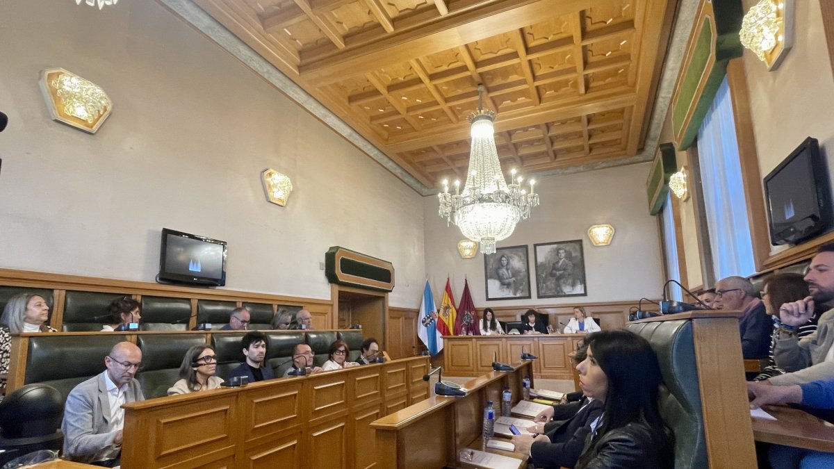 Pleno extraordinario del Ayuntamiento de Santiago.