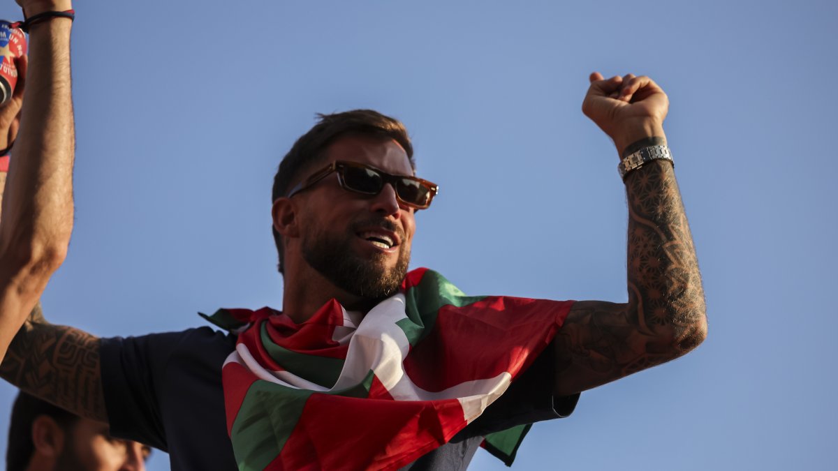 Íñigo Martínez, en la fiesta del Barcelona.