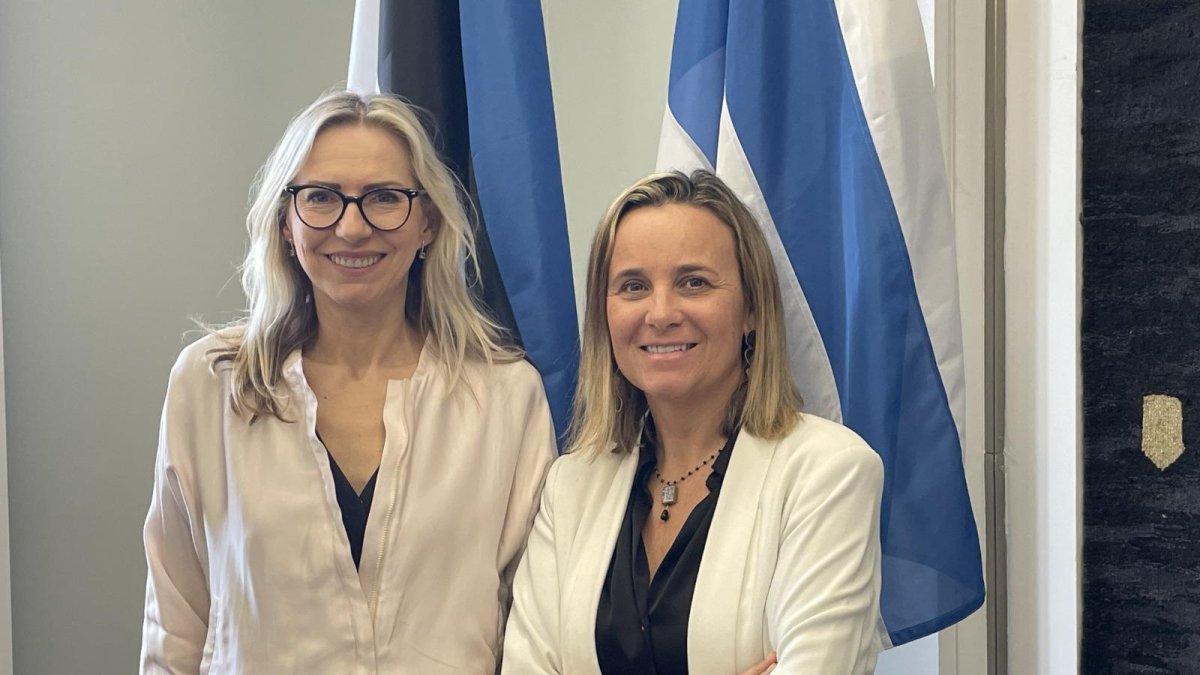 Paula Llobet, concejala de Turismo del Ayuntamiento de Valencia, y Margot Roose, vicealcaldesa de Tallín