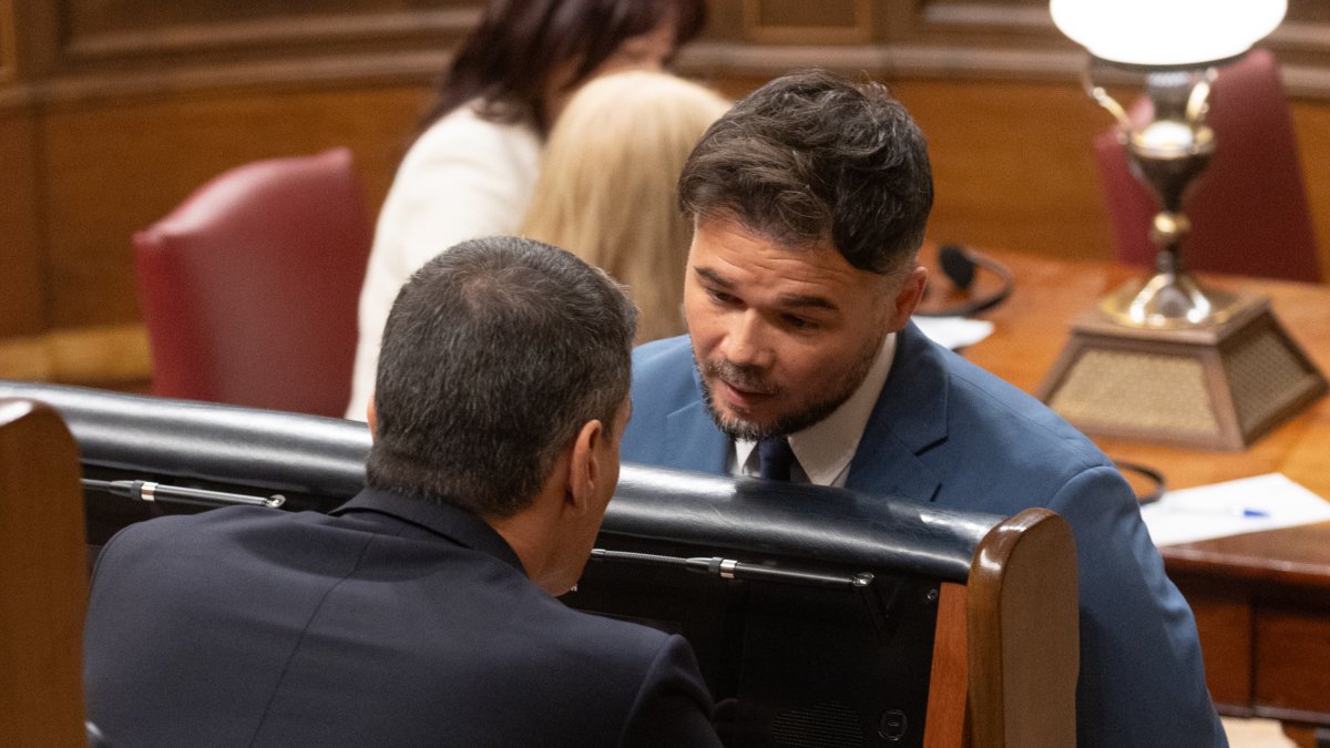 ERC pide la unidad de España y el Gobierno, como siempre, acata las órdenes