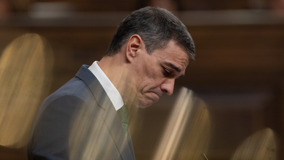 El presidente del Gobierno, Pedro Sánchez, interviene durante una sesión en el Congreso de los Diputados.