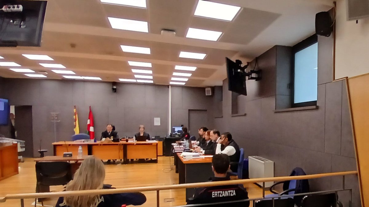 Juicio contra el acusado de matar a otro hombre en Bilbao en octubre de 2021.