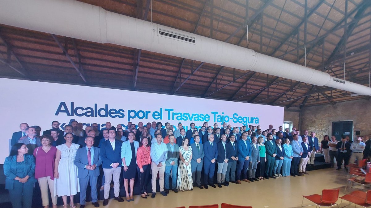 Foto de familia de los alcaldes