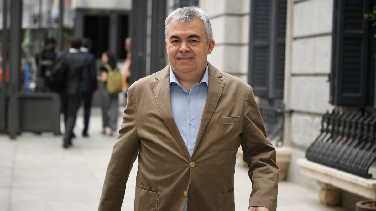 Santos Cerdán, en las inmediaciones del Congreso este miércoles.