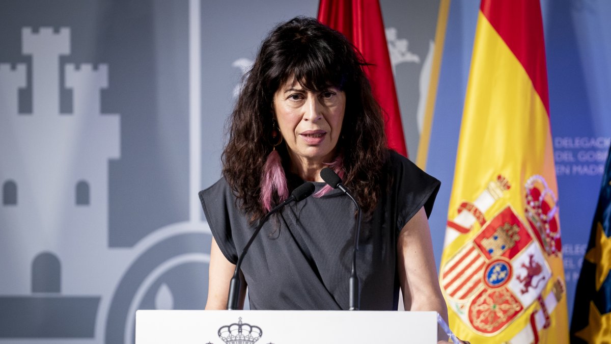 El escándalo de las pulseras: Sánchez desprotege como nunca a las mujeres